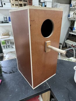 Exclusieve bosuil nestkast &ndash; betontriplex &ndash; groot model