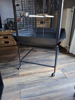 Mooie prachtige grote parkieten, papegaaienkooi type 2732