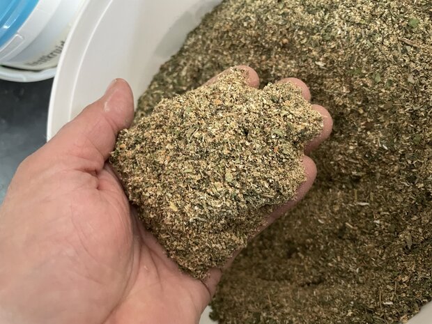 Herbamix kruidenmix voor alle soorten vogels  