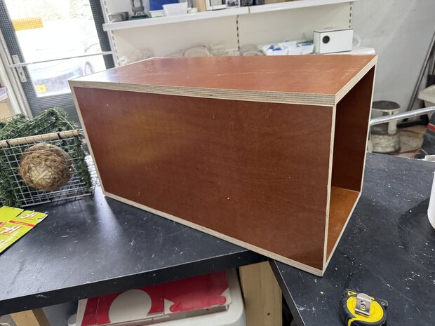 Exclusieve Steenuil nestkast &ndash; betontriplex &ndash; groot model